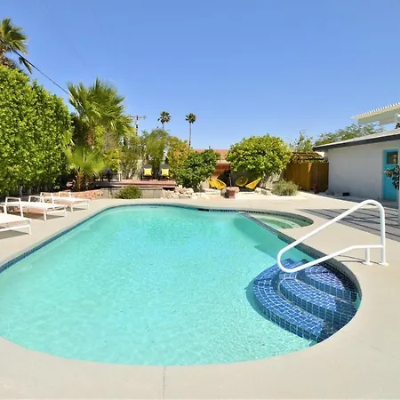 Del Lago Mid - Century Retreat Villa